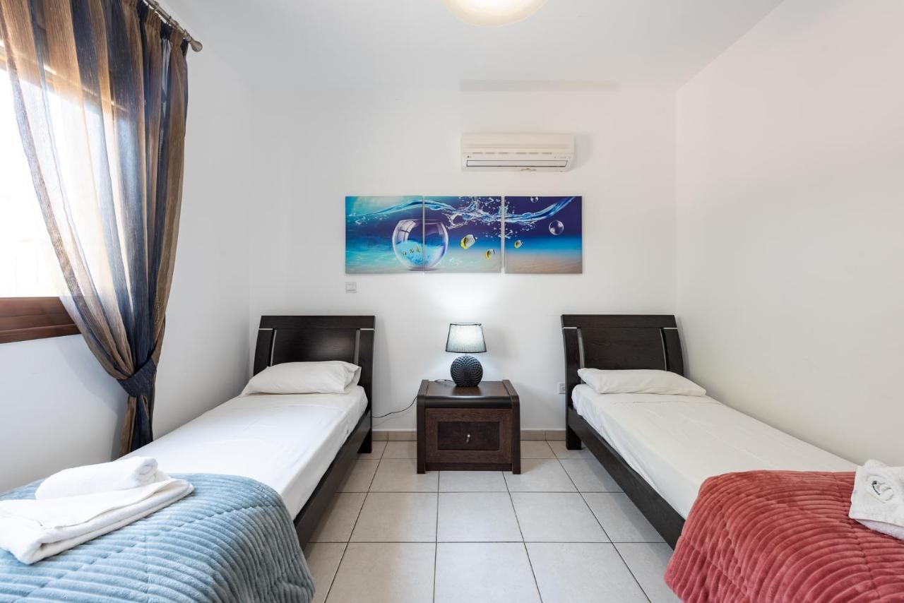 Sea Front Oceanus H3 By Ezoria Villas Ayia Napa Bagian luar foto